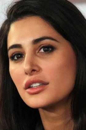 Наргис Факхри