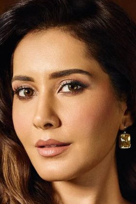 Раши Кханна